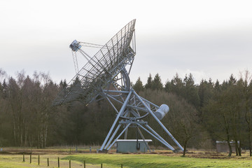 Large array radio telescope