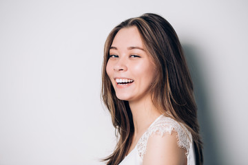 Naklejka premium portrait of a happy laughing woman