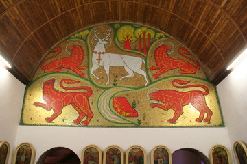 Eglise du Graal Tr&eacute;horenteuc en Broceliande