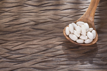 Raw organic white beans - Phaseolus vulgaris