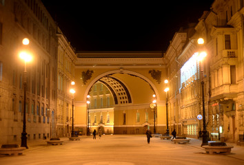 Fototapeta na wymiar The General Staff building and Bolshaya Morskaya Street.