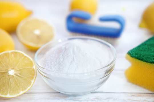 Baking soda and lemon, natural cleaners