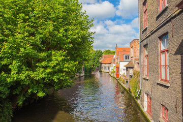 Fototapeta na wymiar Water channel in Brugge