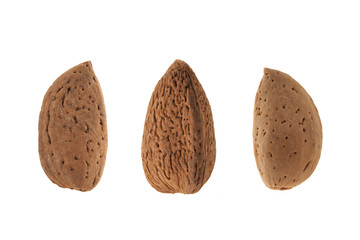 Drei Mandeln freigestellt