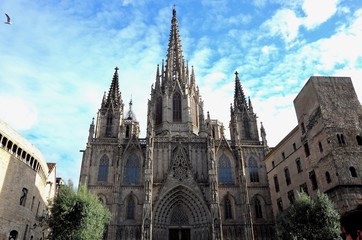 Fototapeta premium バルセロナの城と教会