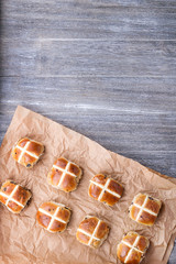 Cross buns with raisins