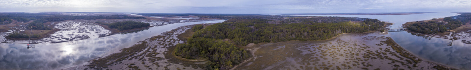 Obraz premium 360 degree seamless panorama of coastal South Carolina and forest.