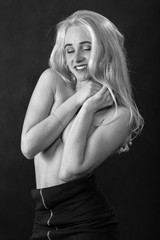 Naklejka premium woman covering her body