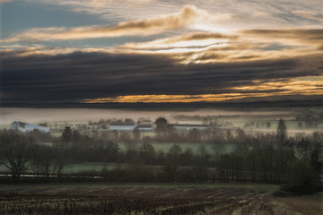  Lever du soleil brumeux