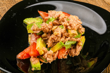 Tuna and avocado salad
