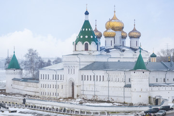 Fototapeta na wymiar Kostroma, Russia - January, 5, 2017: Ipatievsky monastery in Kostroma, Russia in winter
