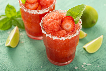 Frozen strawberry lime margarita