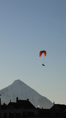 Fototapeta na wymiar Paragliding, Parapente, Deporte de aventura, adventure sport