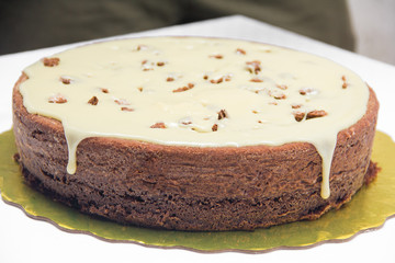 Chocolate cake with white chocolate cream