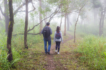 Obraz premium Family backpack climbing