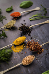 Intensive condiments on old spoons