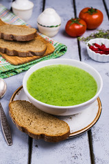 Green cream soup