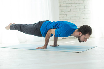 Fototapeta premium Człowiek robi joga