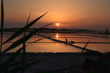 coucher de soleil sur les salines de MARSALA