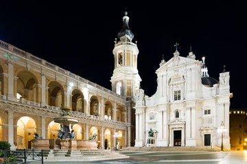 Fototapeta na wymiar La Basilica di Loreto