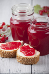 Buns with red currant jelly