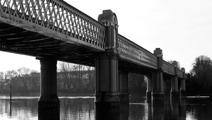 River Thams in winter
