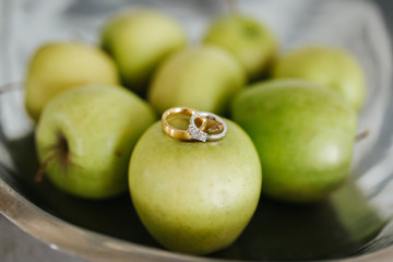 wedding rings close up macro