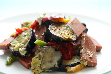 ランチョンミートと野菜の炒め物