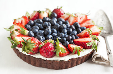 Ricotta tart with strawberry and blueberry