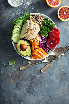 Healthy lunch bowl with chicken and quinoa