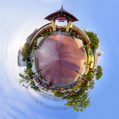 Naklejka premium circle panorama of shopping mall / 360 panorama of shopping mall
