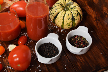 white garlic with red and yellow tomatoes with sea salt and pepper spicy spices