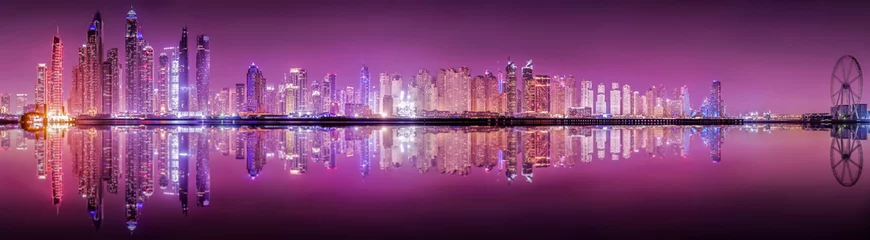 Fotobehang Die beleuchtete Skyline von Dubai Marina bei Nacht, Vereinigte Arabische Emirate © moofushi