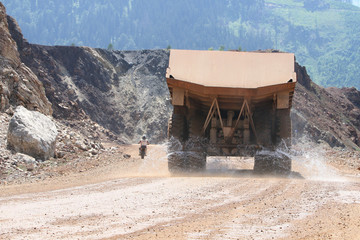 Bew&auml;sserung der Motocross Rennstrecke