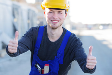 Handwerker, Bauarbeiter auf einer Baustelle 