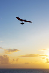 Fototapeta na wymiar Hang Glider at Sunset