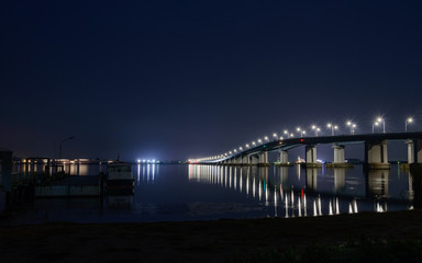 琵琶湖大橋の夜景