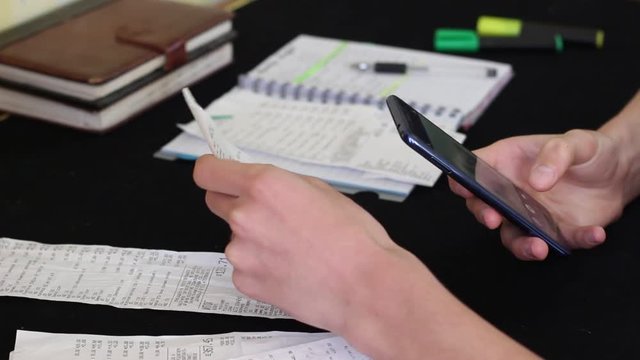 Grocery receipt scanning app. Smartphone apps, allow to take a photo of receipt from the grocery store to earn cash back on certain items