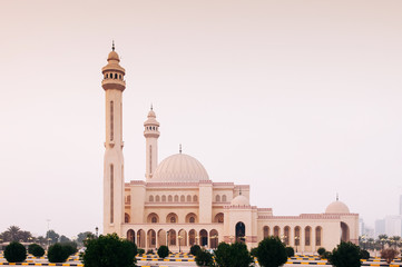 Exterior of Al Fateh grand mosque in evening.  Manama, Bahrain - 190349749