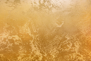 Светлые разводы песка на желтом, золотом фоне - декоративное покрытие для стен - песок