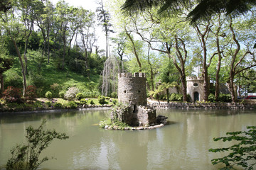 Portugal, étang du jardin du palais de Pena