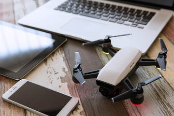 ドローンとウエアラブル端末