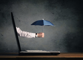 Hand mit Regenschirm, Hardware und Software Schutz, Sicherheit für Computer