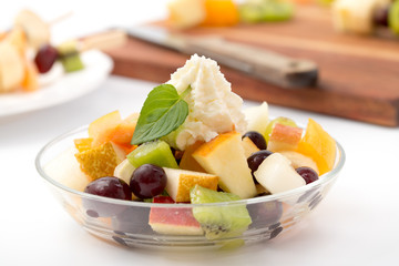 Obstsalat mit Sahne