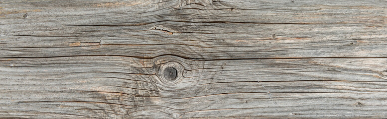 Verwittertes Holzbrett mit rauher Oberfläche. Textur