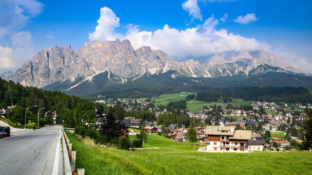 alpejski krajobraz w Cortina D' Ampezzo