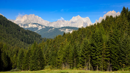 krajobraz alpejski w Dolomitach