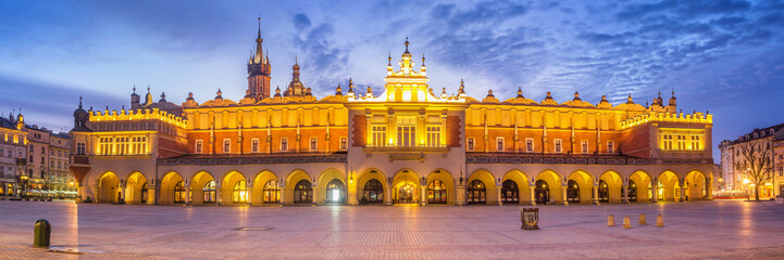 Naklejka premium Panorama of Cloth Hall at Main Market Square in Cracow, Poland