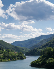 Obraz na płótnie Canvas Danube river crossing mountains