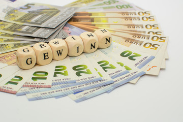 Gewinn auf Geldscheinen